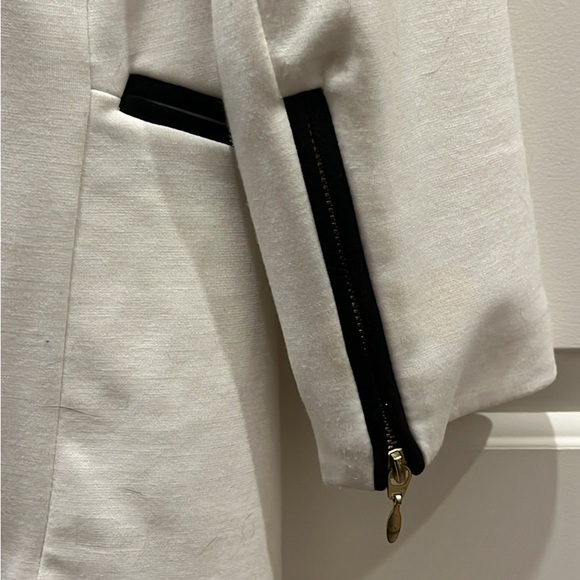 H&M white blazer, size 6 - Picture 4 of 5